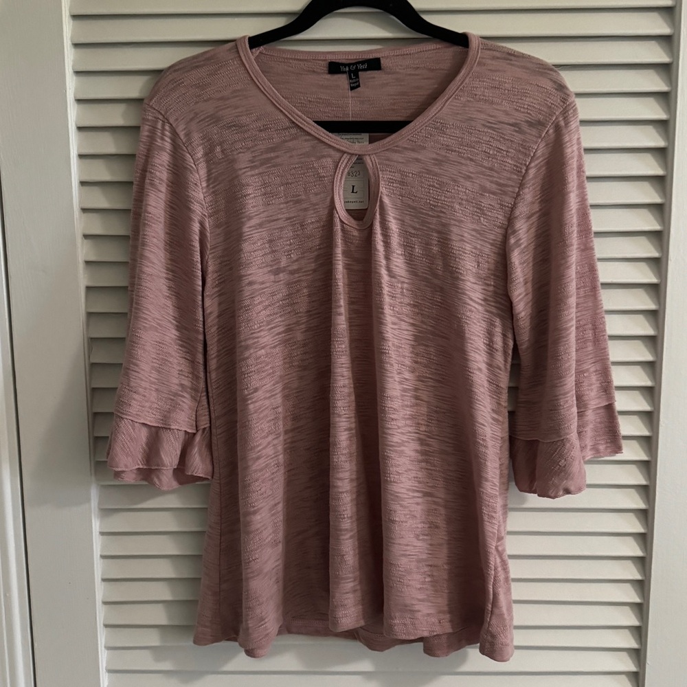 NWT Yak & Yeti Top